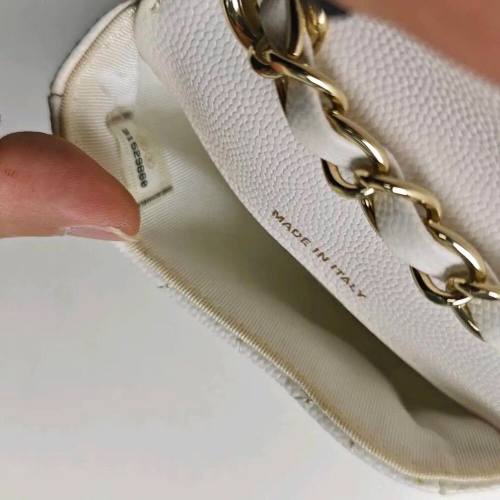 Chanel Women Pre-Loved Bag Very Good Condition - Picture 8 of 9